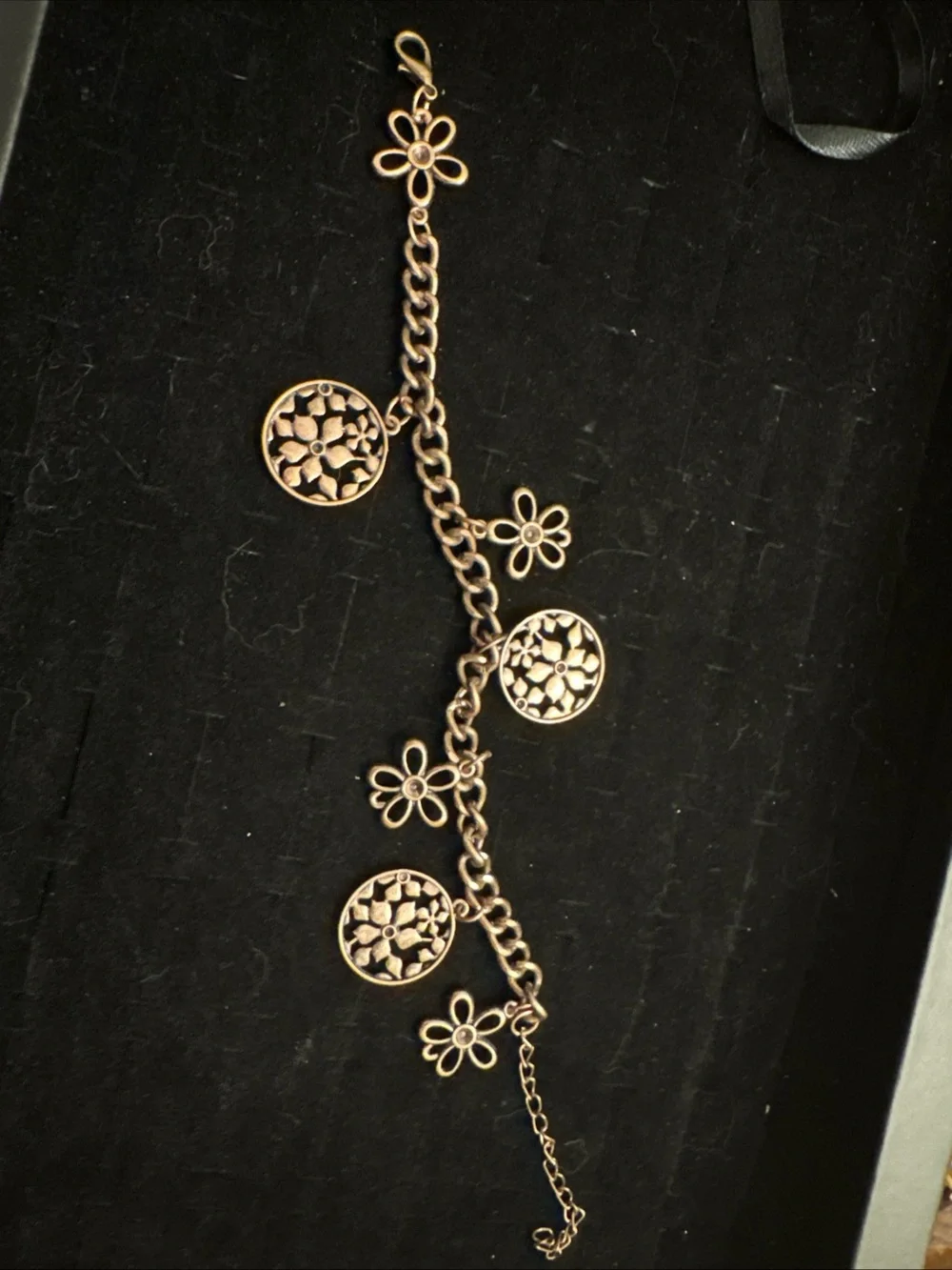 Vintage-Inspired Floral Charm Bracelet - Bronze Tone